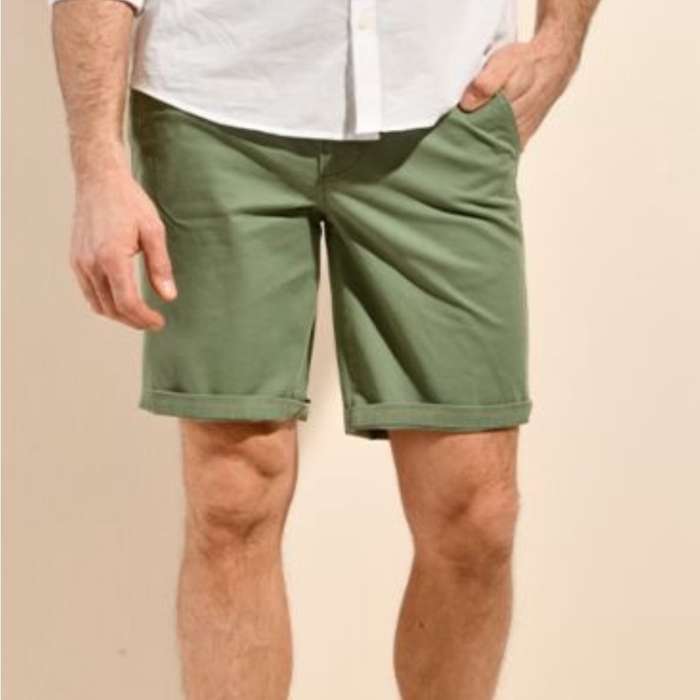 Men’s bexley green shorts European 39 so approx 30 waist